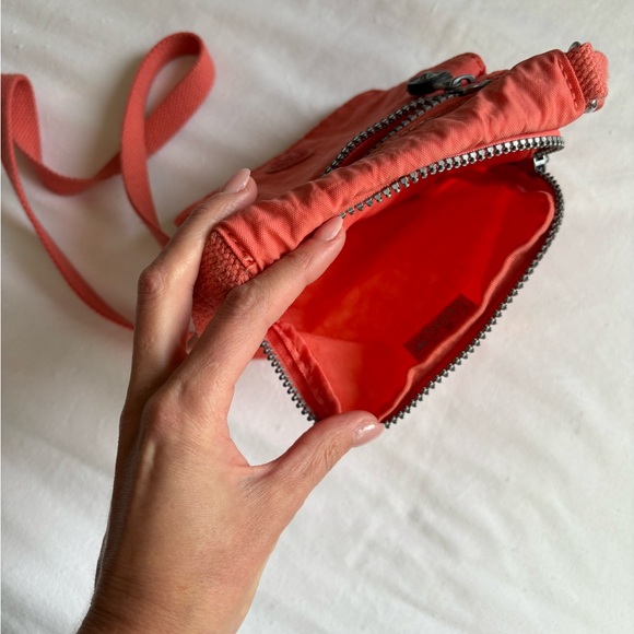 Kipling cross body. - Picture 5 of 9
